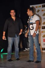 Salman Khan, Arbaaz Khan at Dabangg 2 premiere in PVR, Mumbai on 20th Dec 2012 (23).JPG